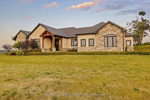 Photo 1 at 247 Ravencrest Road, Belhaven, Georgina