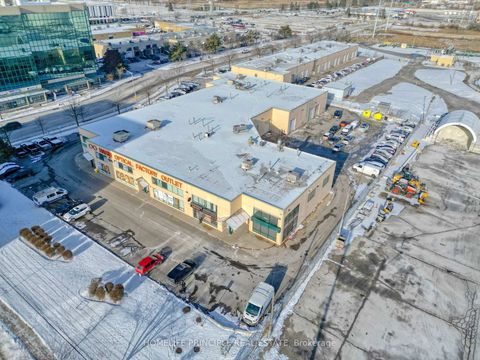 Photo 6 at 1 - 1270 Finch Avenue W, York University Heights, Toronto