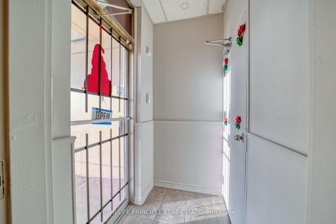 Photo 10 at 1 - 1270 Finch Avenue W, York University Heights, Toronto