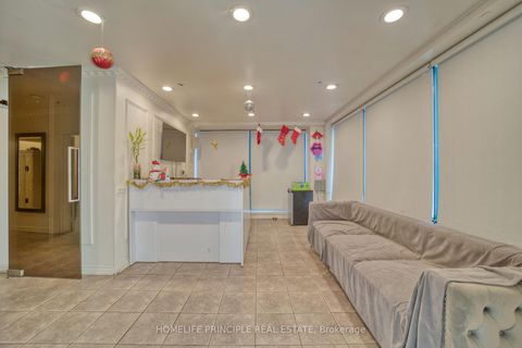 Photo 11 at 1 - 1270 Finch Avenue W, York University Heights, Toronto