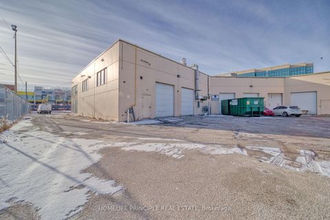 Photo 14 at 1 - 1270 Finch Avenue W, York University Heights, Toronto