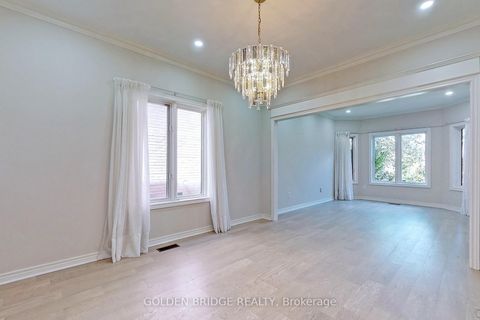 Photo 3 at 150 Larratt Lane, Westbrook, Richmond Hill