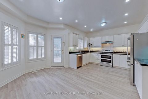 Photo 4 at 150 Larratt Lane, Westbrook, Richmond Hill