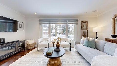 Photo 1 at 20 Springburn Crescent, Aurora Highlands, Aurora