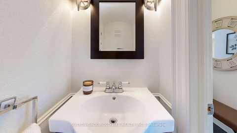 Photo 7 at 20 Springburn Crescent, Aurora Highlands, Aurora