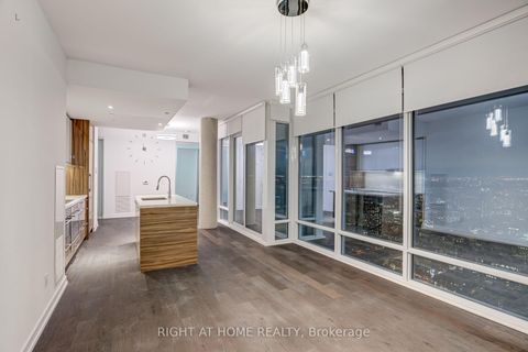 Photo 12 at 4702 - 488 UNIVERSITY Avenue, Chinatown, Toronto