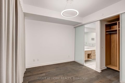 Photo 13 at 4702 - 488 UNIVERSITY Avenue, Chinatown, Toronto