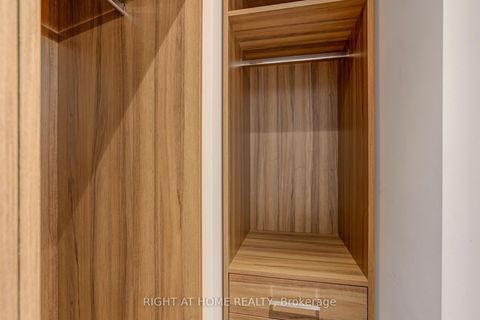 Photo 15 at 4702 - 488 UNIVERSITY Avenue, Chinatown, Toronto