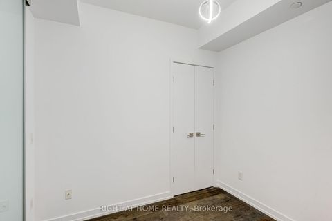 Photo 19 at 4702 - 488 UNIVERSITY Avenue, Chinatown, Toronto