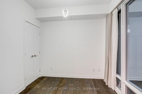 Photo 23 at 4702 - 488 UNIVERSITY Avenue, Chinatown, Toronto