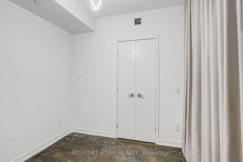 Photo 26 at 4702 - 488 UNIVERSITY Avenue, Chinatown, Toronto