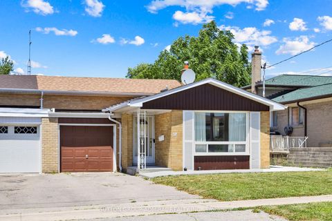 Photo 1 at 38 Frankton Crescent, York University Heights, Toronto