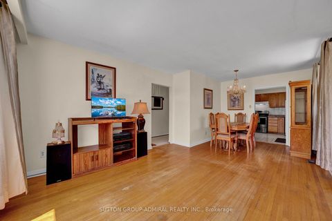 Photo 6 at 38 Frankton Crescent, York University Heights, Toronto