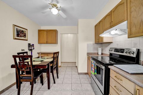 Photo 11 at 38 Frankton Crescent, York University Heights, Toronto