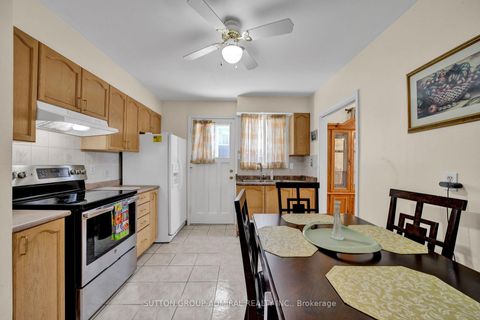 Photo 12 at 38 Frankton Crescent, York University Heights, Toronto