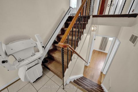 Photo 16 at 38 Frankton Crescent, York University Heights, Toronto