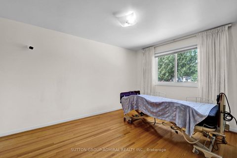 Photo 25 at 38 Frankton Crescent, York University Heights, Toronto