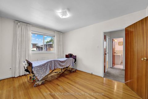 Photo 26 at 38 Frankton Crescent, York University Heights, Toronto