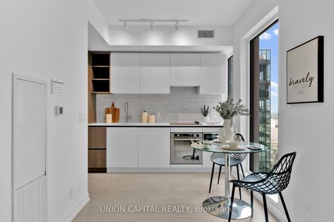 Photo 9 at 4606 - 55 Mercer Street, Waterfront Communities C1, Toronto