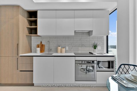 Photo 10 at 4606 - 55 Mercer Street, Waterfront Communities C1, Toronto