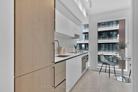 Photo 11 at 4606 - 55 Mercer Street, Waterfront Communities C1, Toronto