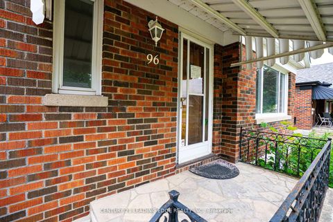 Photo 2 at 96 Oakes Avenue, O'Neill, Oshawa