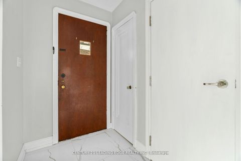 Photo 6 at 96 Oakes Avenue, O'Neill, Oshawa