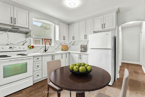 Photo 10 at 96 Oakes Avenue, O'Neill, Oshawa