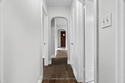 Photo 12 at 96 Oakes Avenue, O'Neill, Oshawa