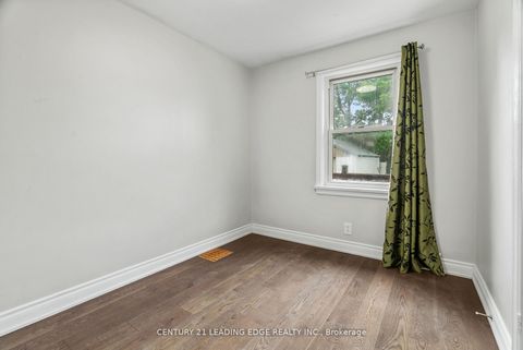 Photo 15 at 96 Oakes Avenue, O'Neill, Oshawa