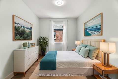 Photo 18 at 96 Oakes Avenue, O'Neill, Oshawa