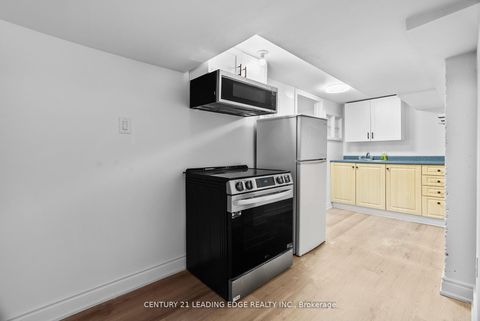 Photo 21 at 96 Oakes Avenue, O'Neill, Oshawa