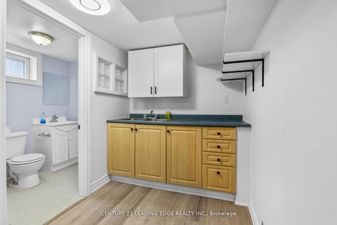 Photo 22 at 96 Oakes Avenue, O'Neill, Oshawa