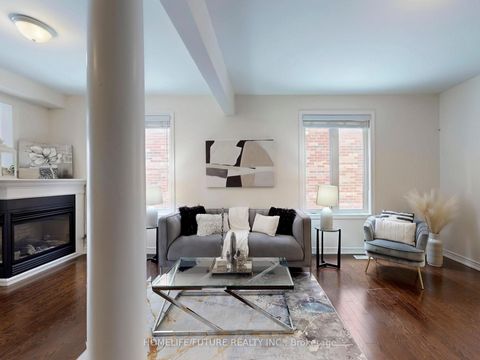 Photo 7 at 93 VIA TOSCANA E, Vellore Village, Vaughan