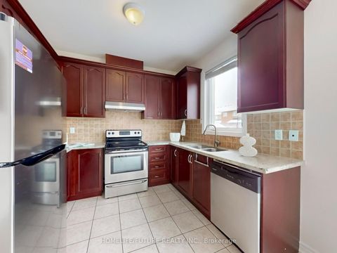 Photo 11 at 93 VIA TOSCANA E, Vellore Village, Vaughan