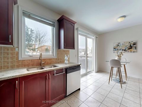 Photo 13 at 93 VIA TOSCANA E, Vellore Village, Vaughan