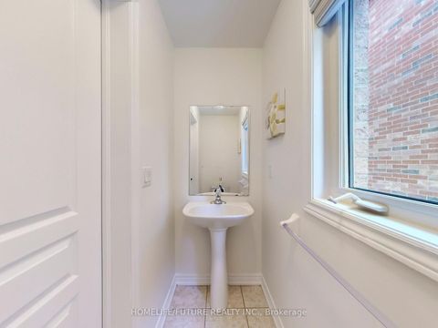 Photo 17 at 93 VIA TOSCANA E, Vellore Village, Vaughan