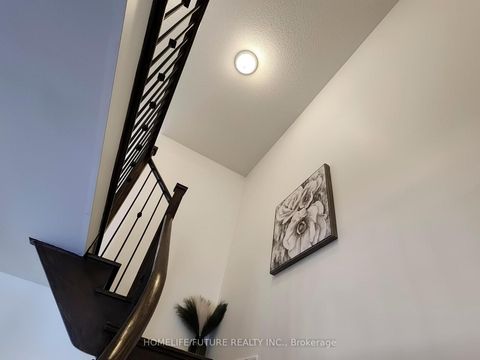 Photo 24 at 93 VIA TOSCANA E, Vellore Village, Vaughan