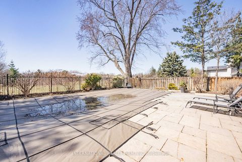 Photo 12 at 6 Penwood Crescent, Don Mills, Toronto