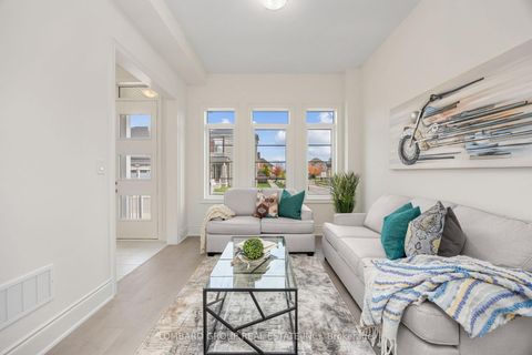 Photo 2 at 37 North Park Boulevard, GO Glenorchy, Oakville