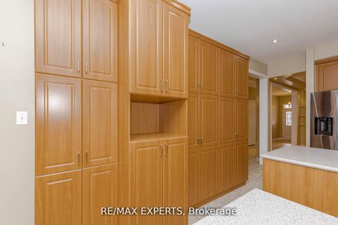 Photo 12 at 150 Saint Nicholas Crescent, Vellore Village, Vaughan