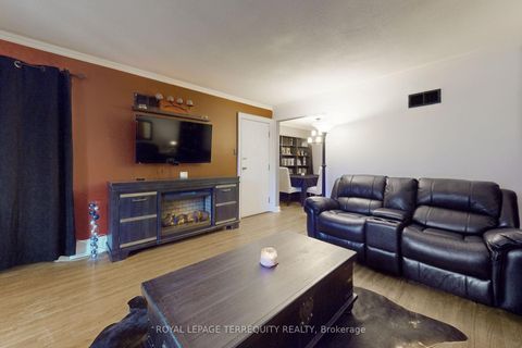 Photo 10 at 29 Love Crescent, Danforth, Toronto