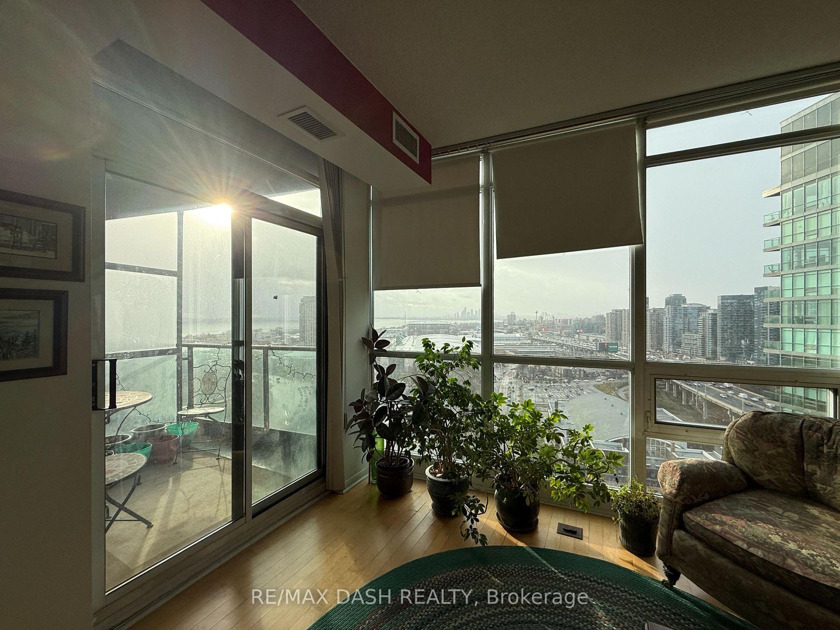 2411 - 219 Fort York Boulevard, Niagara, Toronto 