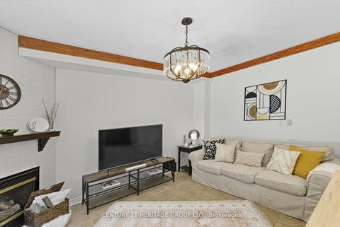 Photo 18 at 398 Carruthers Avenue, Summerhill Estates, Newmarket