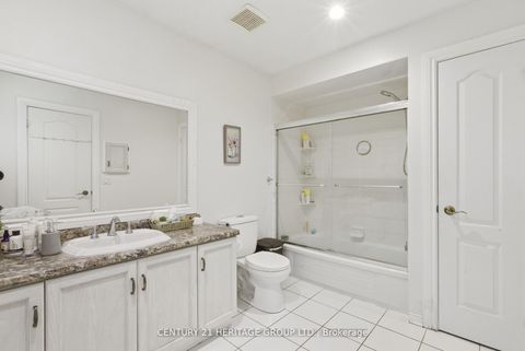 Photo 23 at 398 Carruthers Avenue, Summerhill Estates, Newmarket