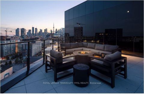 Photo 5 at 612 - 21 Lawren Harris Square, Waterfront Communities C8, Toronto