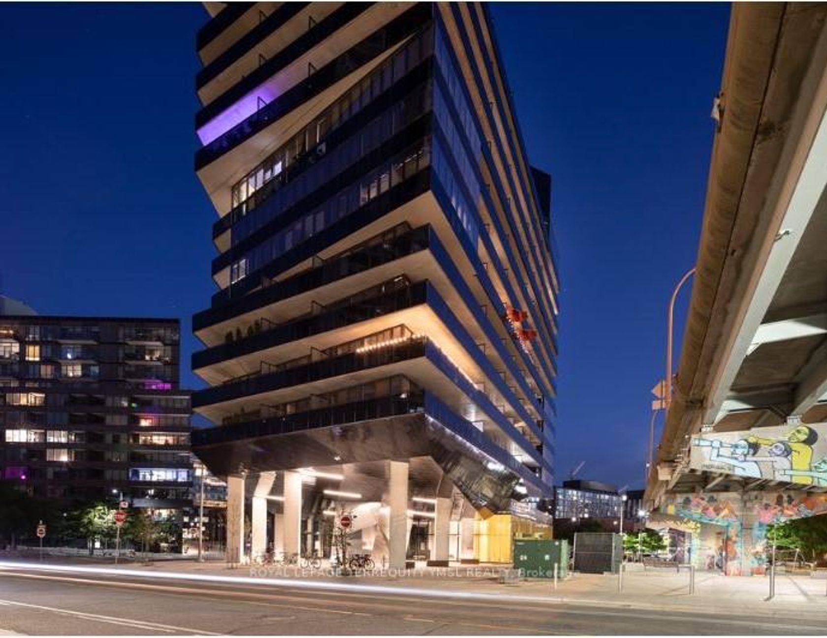 612 - 21 Lawren Harris Square, Waterfront Communities C8, Toronto 