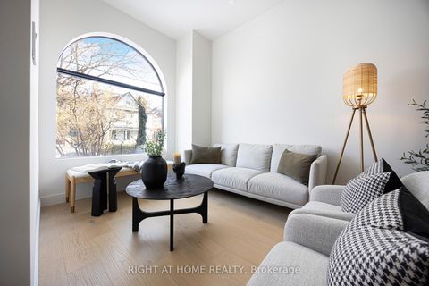 Photo 4 at 292 Borden Street, University, Toronto