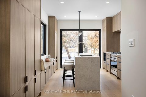 Photo 9 at 292 Borden Street, University, Toronto