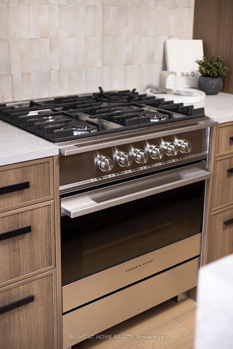 Photo 12 at 292 Borden Street, University, Toronto